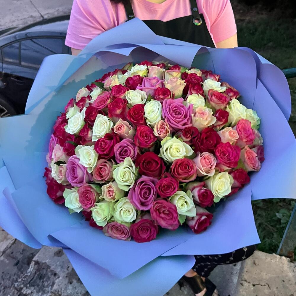 101 роза микс с упаковкой