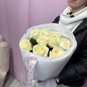 9 белых роз
