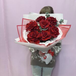 7 красных французских роз