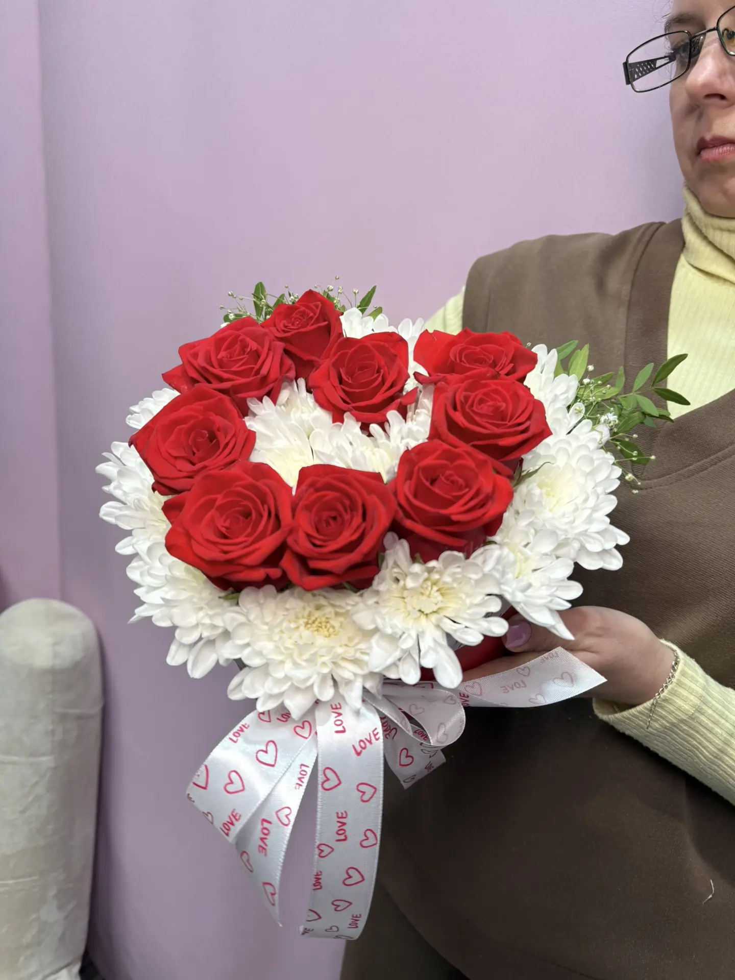 Шляпная коробочка с сердечком из роз